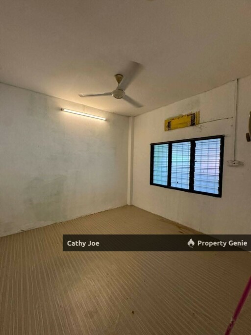 SINGLE STOREY TERRACE AT JALAN KUALA KANGSAR, IPOH - 5 MINUTES AWAY FROM IPOH CITY