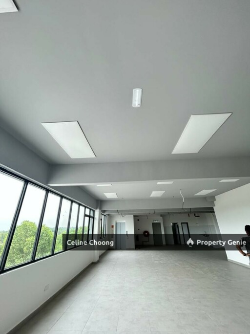 West Port Warehouse come with office with Land