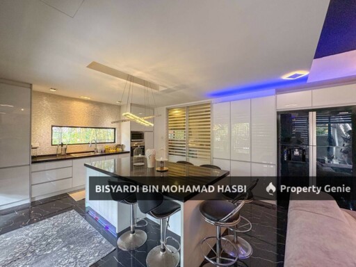 END LOT EXTRA LAND, RENOVATED 3.5 STOREY SEMI DETACHED SAUJANA PALMA RESIDENCE, PRIMA SAUJANA KAJANG .