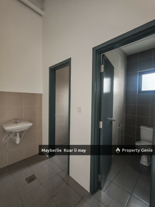 Laman Idaman Bukit Jelutong RM2.5k Endlot Shop For Rent