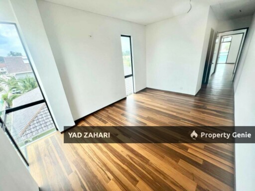 Taman Universiti, Bangi | Bungalow 7 Bedrooms | RM1.6M - Roof Solar Panel Ready, Nearby UKM and Strategic Location