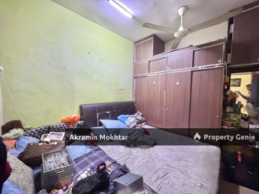 Facing Open & Partially Furnished | Double Storey Jalan Platinum Seksyen 7, Shah Alam
