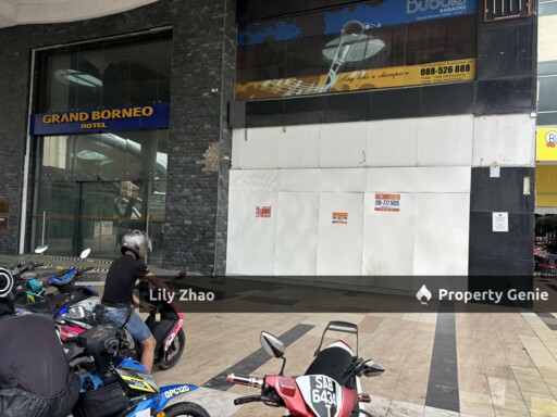 ANCHOR TENANT SHOWROOM Shop Lot for Rent, 4,133 sf, Road Frontage, High Exposure, Main Entrance One Borneo HyperMall, Kota Kinabalu