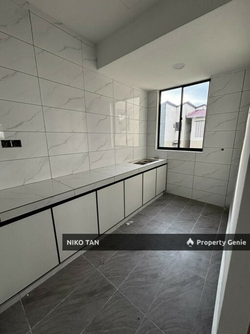 Flora Height Full Renovated  Seri Alam For Sale