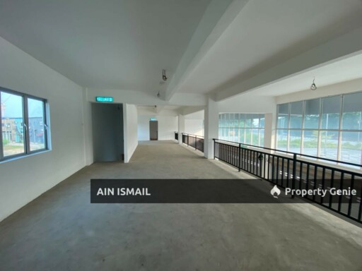 [DEPAN KPJ KUANTAN] BANGUNAN 4 TINGKAT