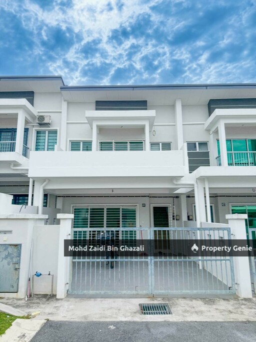 Two storey terrace Taman jenderam  Suria