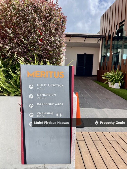 4 Car Park📍Meritus Resindensi, Jalan Laguna 1, Perai Penang. 🔥1301 sq ft 🔥4 Car Park