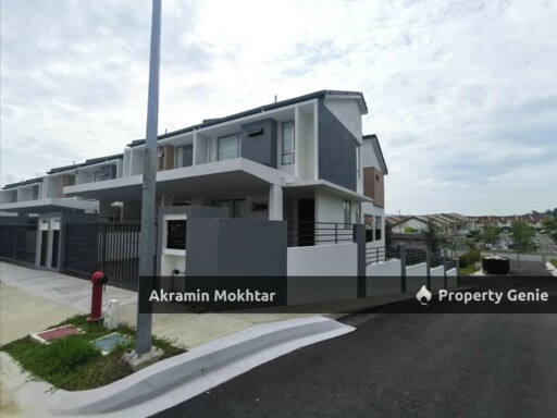 FREEHOLD & 24H SECURITY | TWO AND HALF STOREY TERRACE (END LOT), CHLOE RESIDENCE, KOTA EMERALD RAWANG