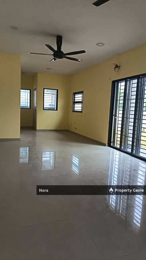 Laman Delfina, Nilai Impian. Corner Lot for Sale