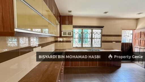 Facing Open Corner Lot Renovated Double Storey Taman Putra Prima, Puchong.