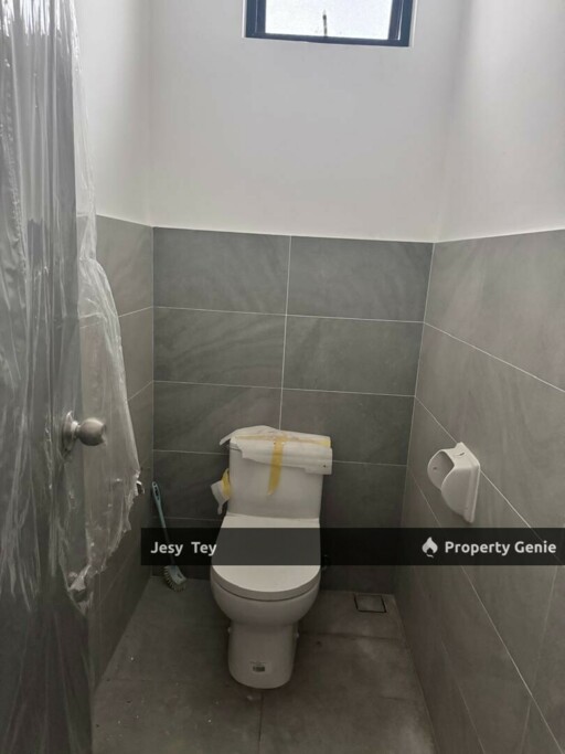 For Rent Setia Tropika Shoplot (Second Floor)
