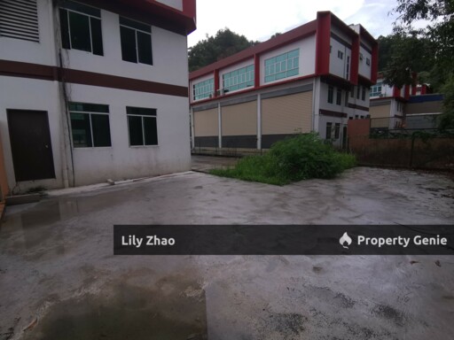 2 Storey Semi Detached Warehouse / Showroom / Office for Sale, 2,400 Sf, Golden Hill, Inanam