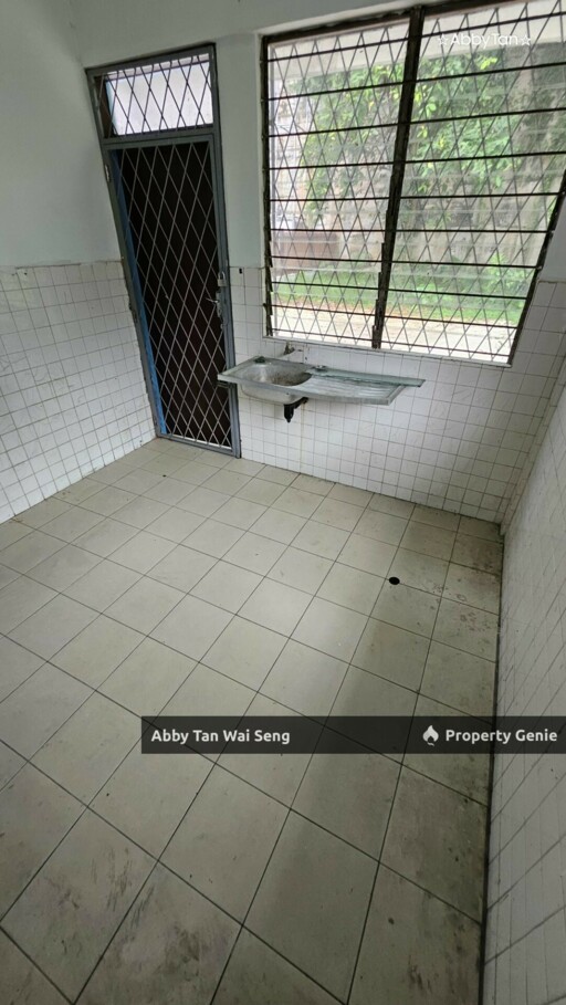 Taman Orkid Semi-D for Sale | Big Land Near QE1