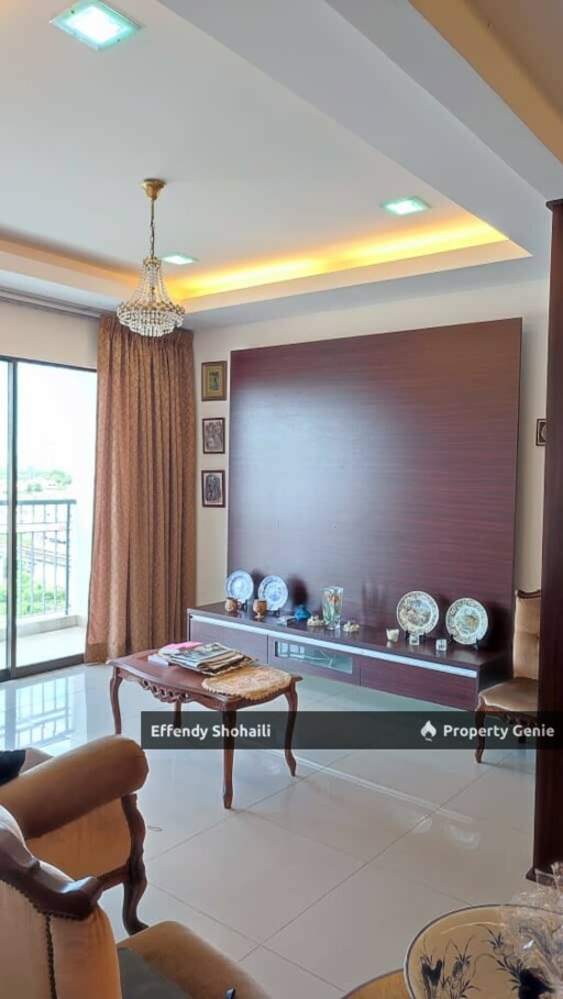 PARAMOUNT VIEW CONDO PJ END LOT