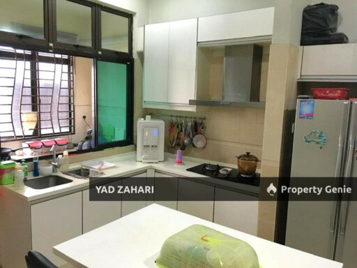 Seksyen 7, Shah Alam | 3-Storey Terrace 5 Bedrooms | RM990K - Below Market and Extended at The Back