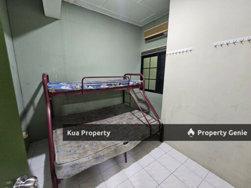 Third Floor Shophouse/Apartment For Rent Located at MJC, Batu Kawa