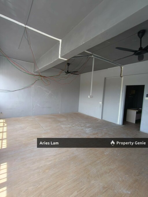 3 Storey Shoplot @ Johor Jaya / Jalan Dedap / Whole Block For Rent