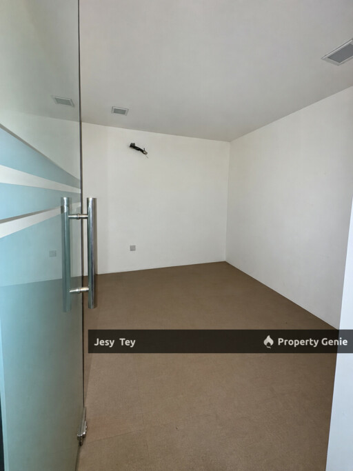 Taman Molek Third Floor Office For Rent