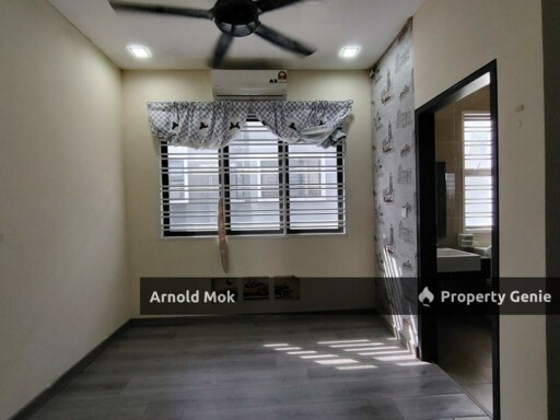 2 Storey Terrace House (Endlot) @ Taman Glenmarie, Mount Austin for SALE