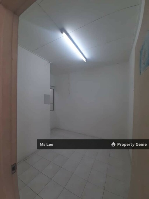 2nd Floor Shop Apartment @ Batu Caves Centerpoint, Taman Industri Bolton, Batu Caves-Ready 15/11
