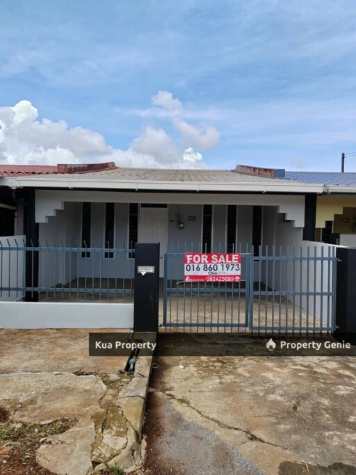 Single Storey Terrace Intermediate House For Sales Located at Matang Jaya