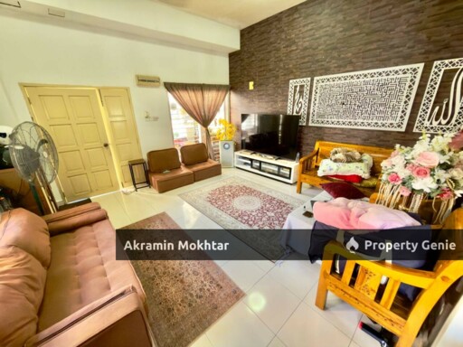 END LOT 3 Storey Terrace De Puncak Ukay, Taman Ukay Perdana, Ampang Selangor .
