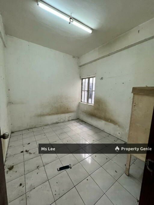1st Floor Shop Apartment-Taman Sentosa,Klang-Sale Below Bank Value 15K