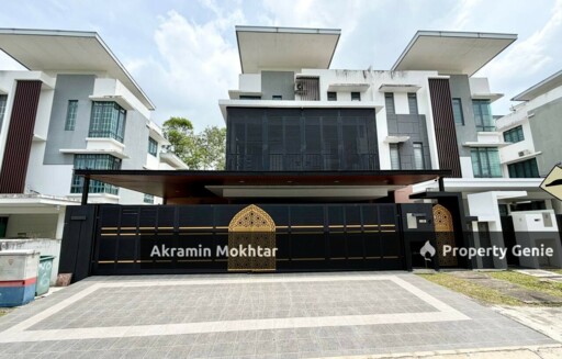 Freehold, Fully Renovated & Partially Furnished | 3 Storey Semi-D Lambaian Residence, Kajang