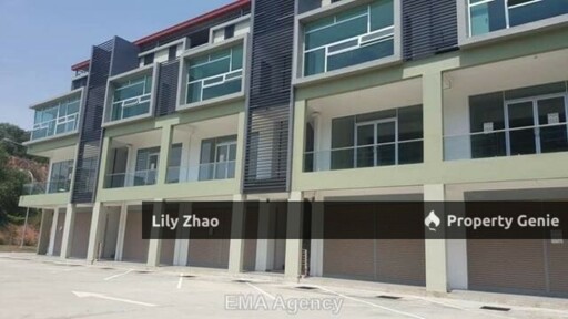 1st Floor Shop Offices, Glass Wall & door, Suria Inanam