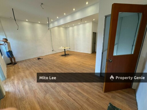 JB Town 2 storey Shoplot For Sale!! Facing Main Road!!