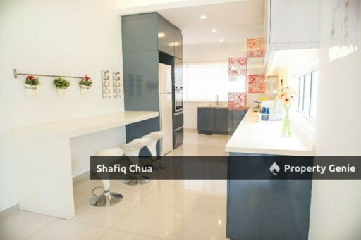 CORNER I SPACIOUS PARKING I FULLY FURNISHED I ASTER 3 Storey Superlink D'Impian Tropika, Seri Kembangan
