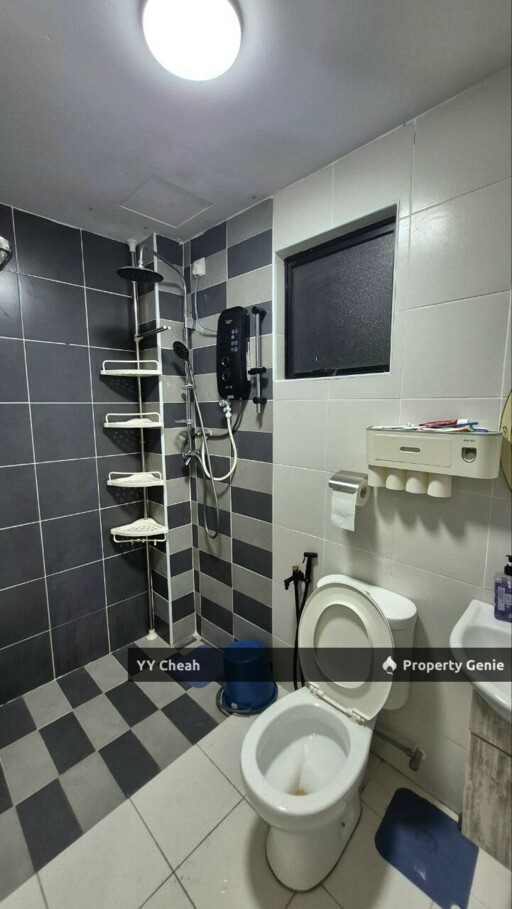 Freehold Corner Lot, iPOH Condo For Sale - 3 Parking Lots Renovated Nice