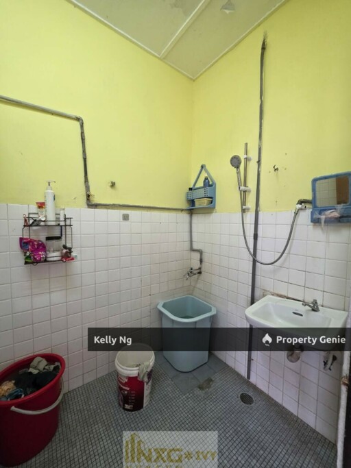 Double Sty House At Taman Petaling Klang For Sale