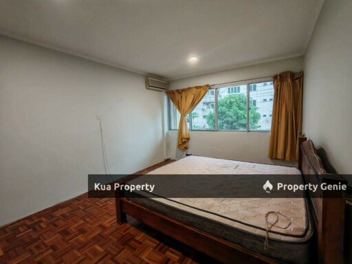 Central Court Apartment For Sale! Located at Jalan Central
