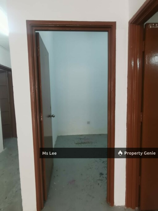 3rd Floor Shop Apartment RM 350 (Pasar Malam) -Taman Sentosa @ Klang- Ready 30/9