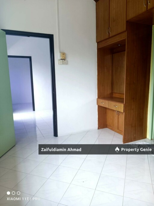 Convenient Living: Pangsapuri Putra Indah Near MRT & Amenities