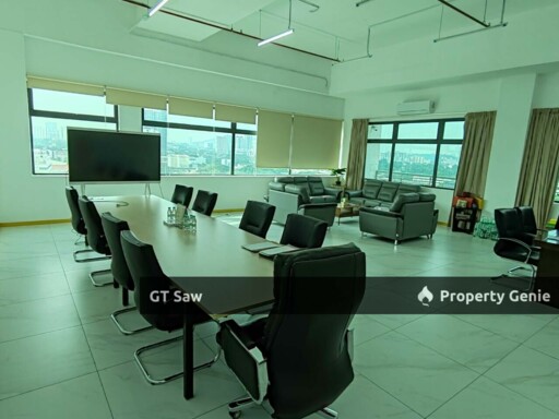 Wisma Trax