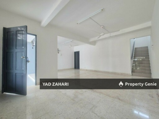 Seksyen 10, Shah Alam | 2-Storey Terrace 4 Bedrooms | RM649K - Refurbished, Facing Open & Renovated