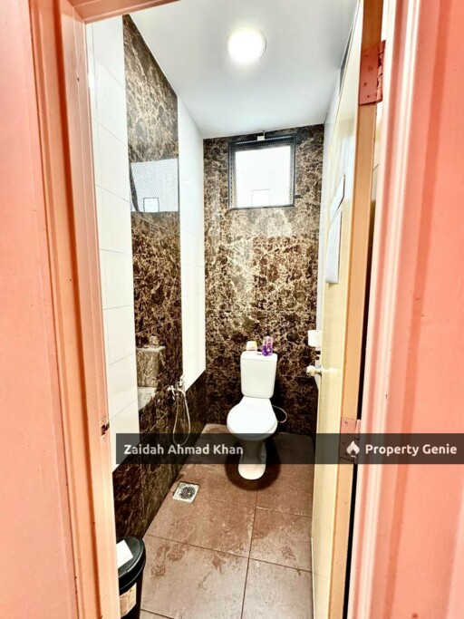 SEKSYEN 7 SHAH ALAM SHOPLOT 3  STOREY FOR SALE JALAN PLUMBUM SEKSYEN 7 SHAH ALAM TENANTED AT 12.8K