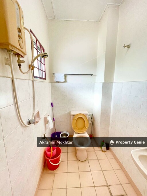 Freehold, Corner Lot & Fully Renovated | Double Storey Jalan Semarak Bandar Utama Batang Kali