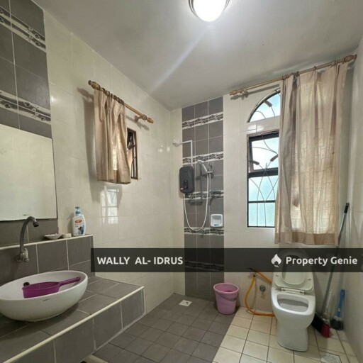 Semi D Renovated with Extra Large Land @ Section 7 Shah Alam