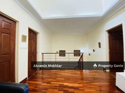 FREEHOLD & RENOVATED | SERING UKAY 2.5 STOREY SUPERLINK