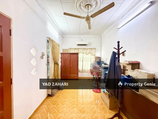 Seksyen 17, Shah Alam | 1-Storey Terrace 3 Bedrooms | RM430K - Fully Extended, Renovated and Facing North