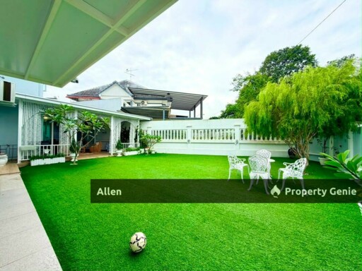 Rare Corner Lot Double-Storey Terrace House @ Mutiara Rini Mutiara Rini 双层排楼稀有角头间