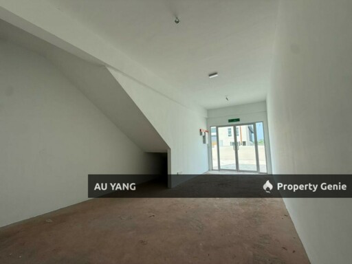 1.5 Storey Detached Factory For Rent / Sale 1.5 层独立式工业厂房出租 / 出售