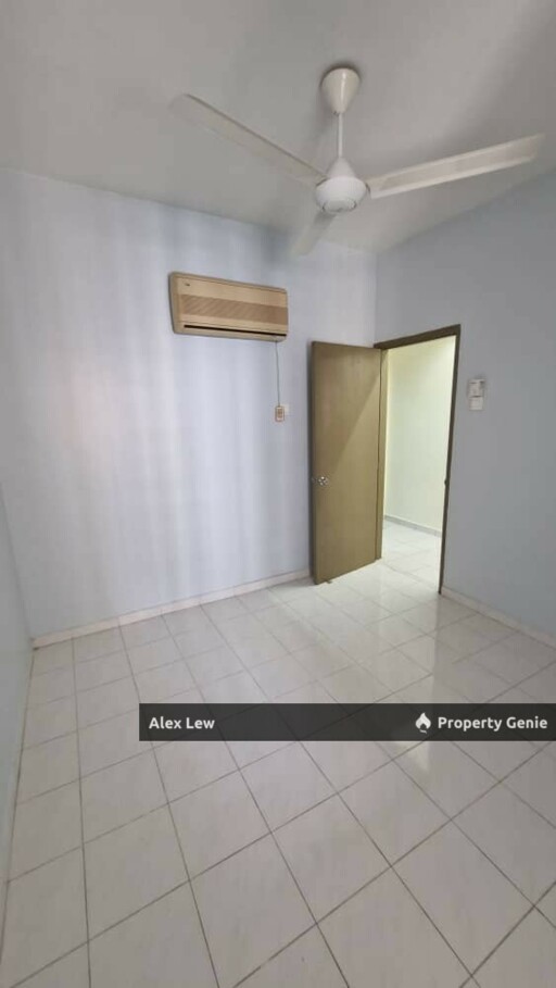 Vista Komanwel C with Golf Course View Good Condition Unit