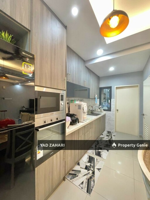 Crescent Park, Bukit Mahkota, Kajang | Townhouse 3+2 Rooms | RM640K - Fully Furnished, Renovated With Bigger Upper Unit