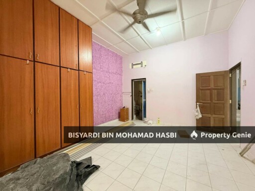 Corner Lot Renovated Single Storey Semi Detached Taman Desa Ixora, Senawang.