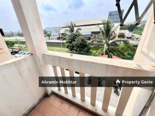 Renovated, Partially Furnished & 2 Parking | Apartment Danaumas, Seksyen 7 @ Shah Alam.
