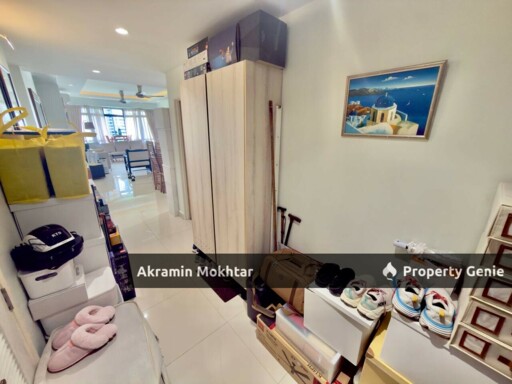 Freehold, Fully Renovated, Partially Furnished & 1 Parking | Robson Condominium Seputeh Kuala Lumpur .